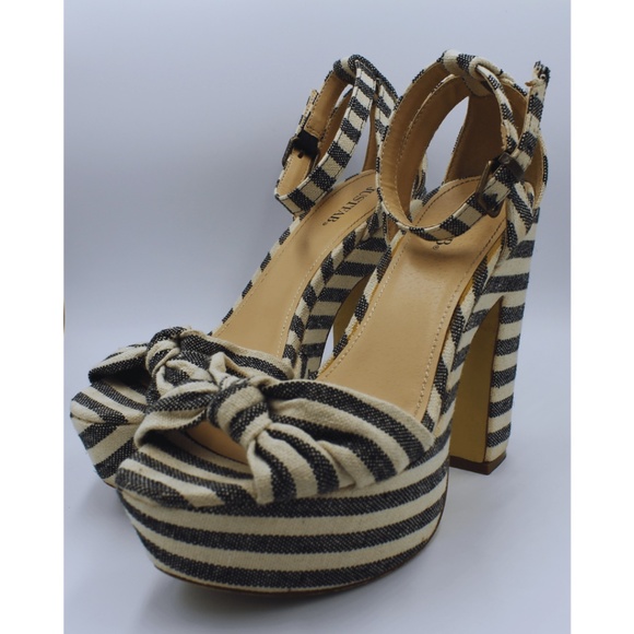 JustFab Lawren Sandals - Picture 1 of 8